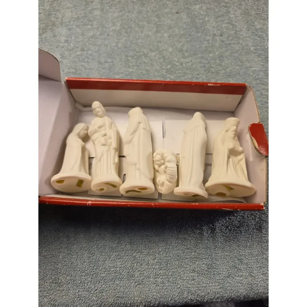 Vintage 6 Piece White Bisque Nativity Set Centurtion Collection New In Box.